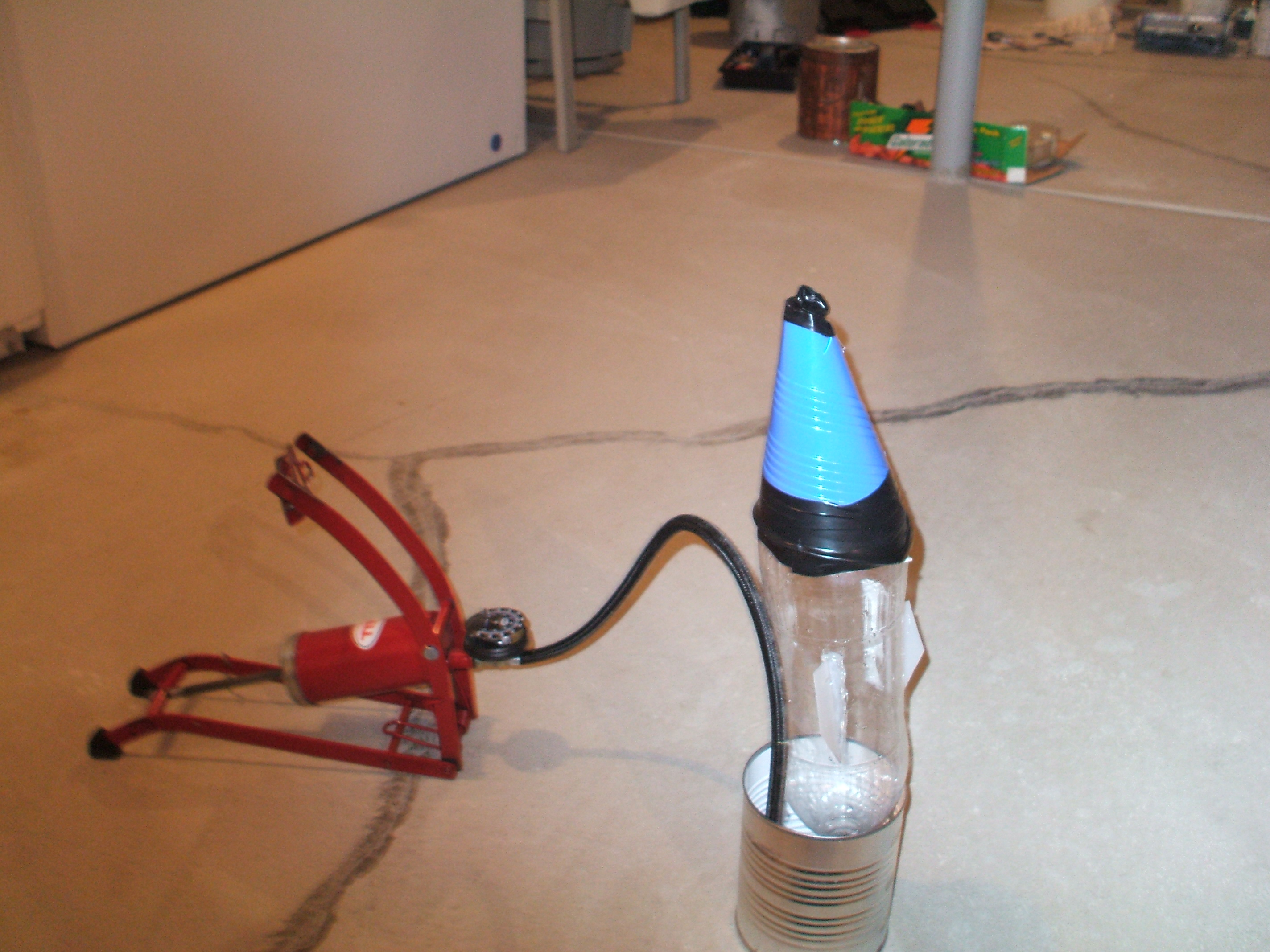 Water Rocket with easy launching pad (simple!) 