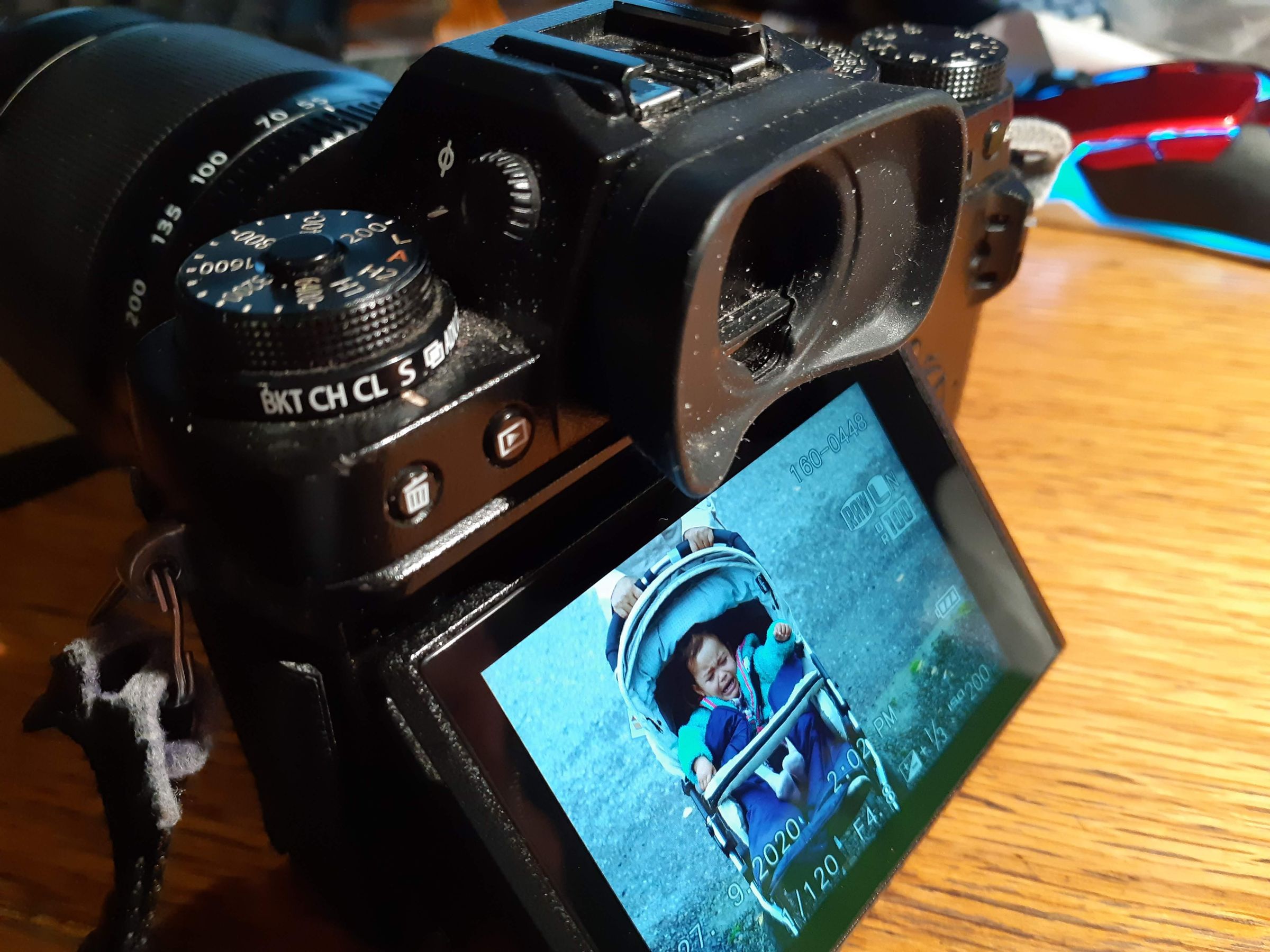 Replace Broken LCD on Fujifilm X-T1 : 6 Steps - Instructables