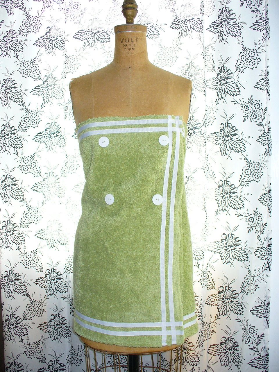 Beach Sarong Made From an Old Towel  - DIY With Pattern