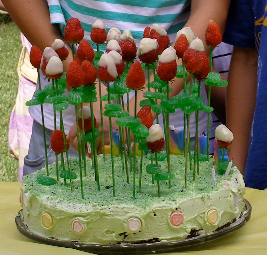 Alice in Wonderland cake