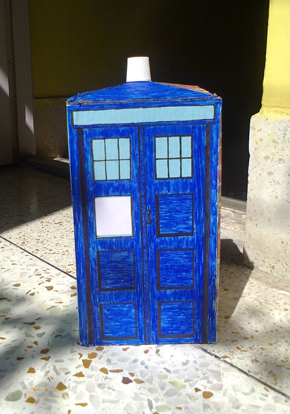 Make an easy TARDIS : The Blue Box