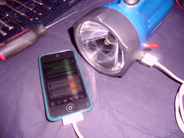 THE Simplest IPod / IPad / IPhone Charger Circuit