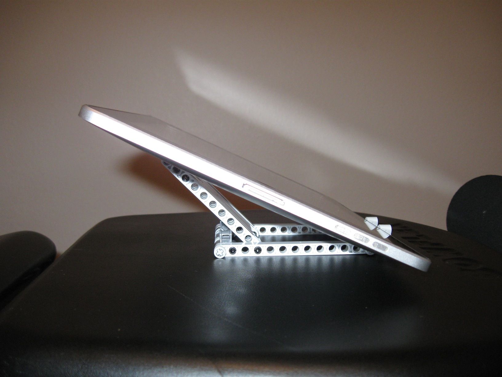 Portable LEGO IPad Stand 5 Steps Instructables