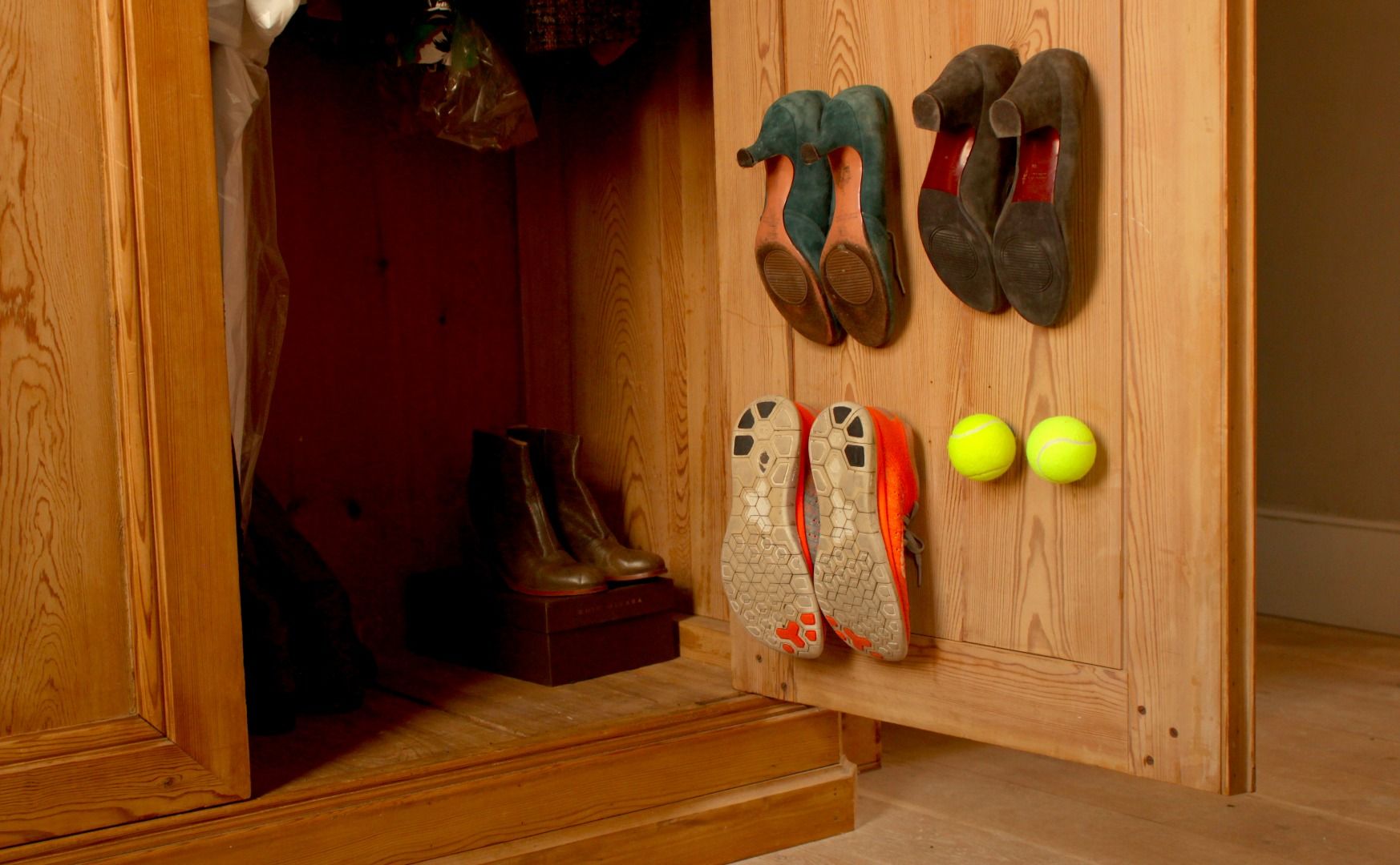 Store Your Shoes Using Tennis Balls! 7 Steps (with Pictures