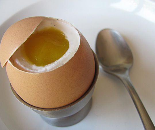 Molecular Gastronomy - Fake Egg Dessert 