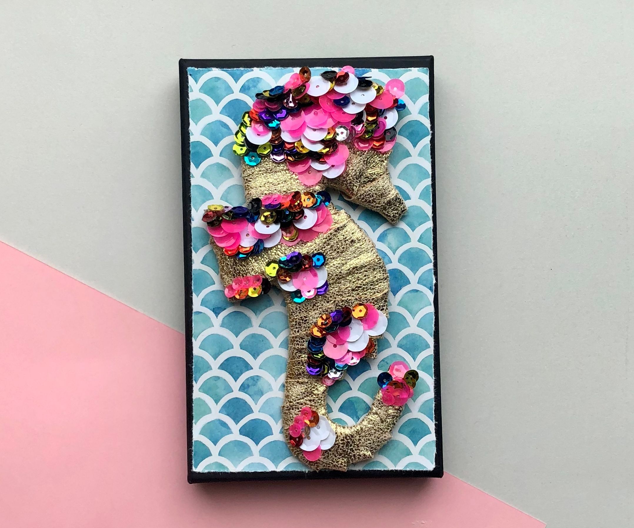 Seahorse Gift Topper 