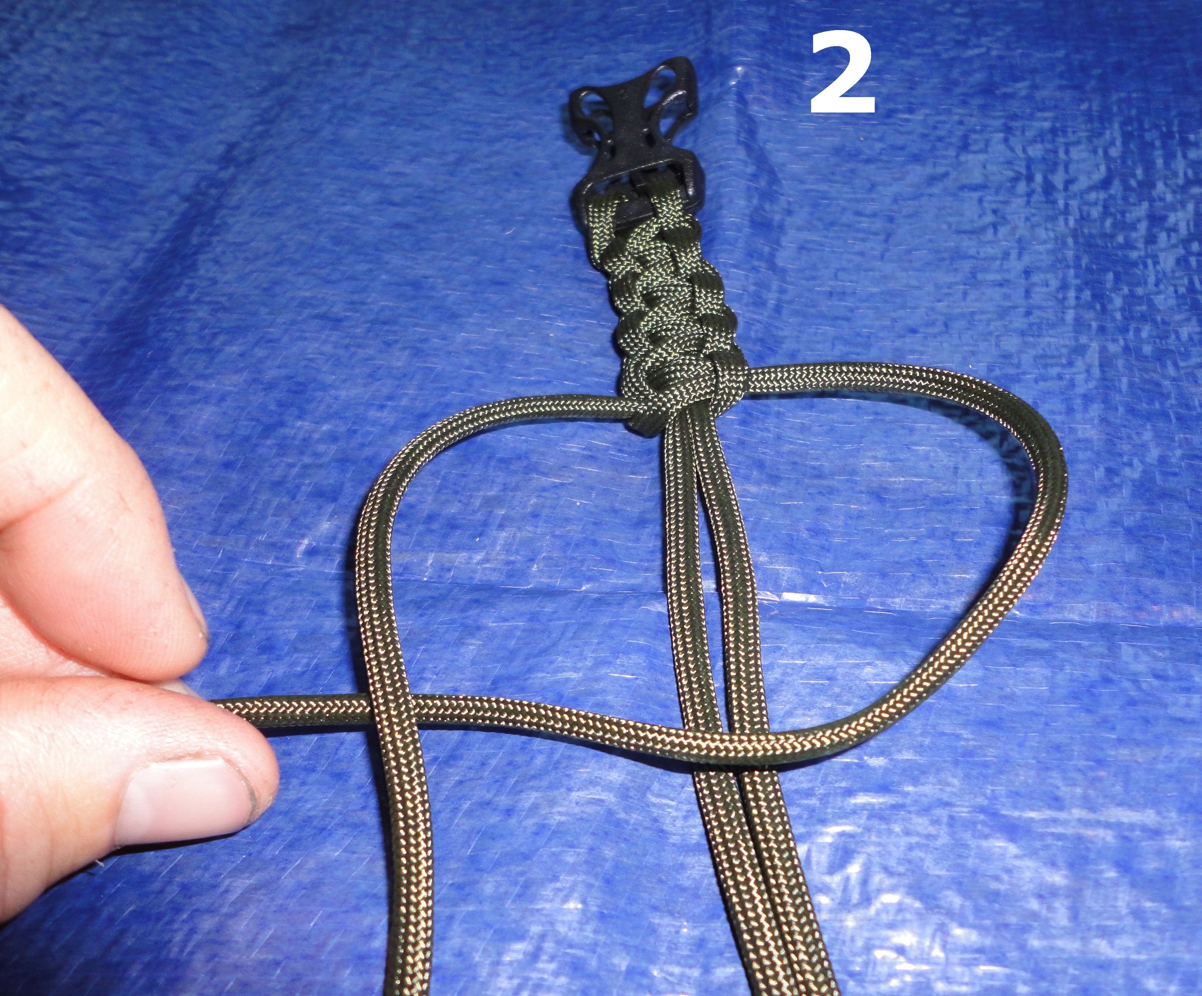 Super Easy Paracord Bracelet 6 Steps Instructables