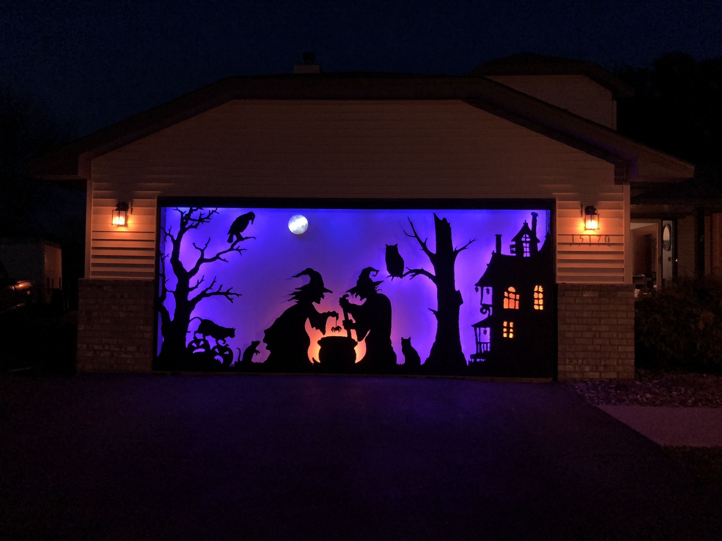 Halloween Silhouette for a Large Garage Door : 6 Steps (with Pictures ...