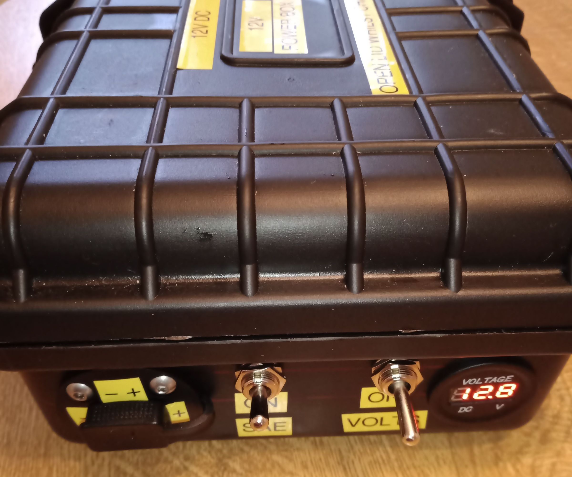 12 V  DC Battery Box.