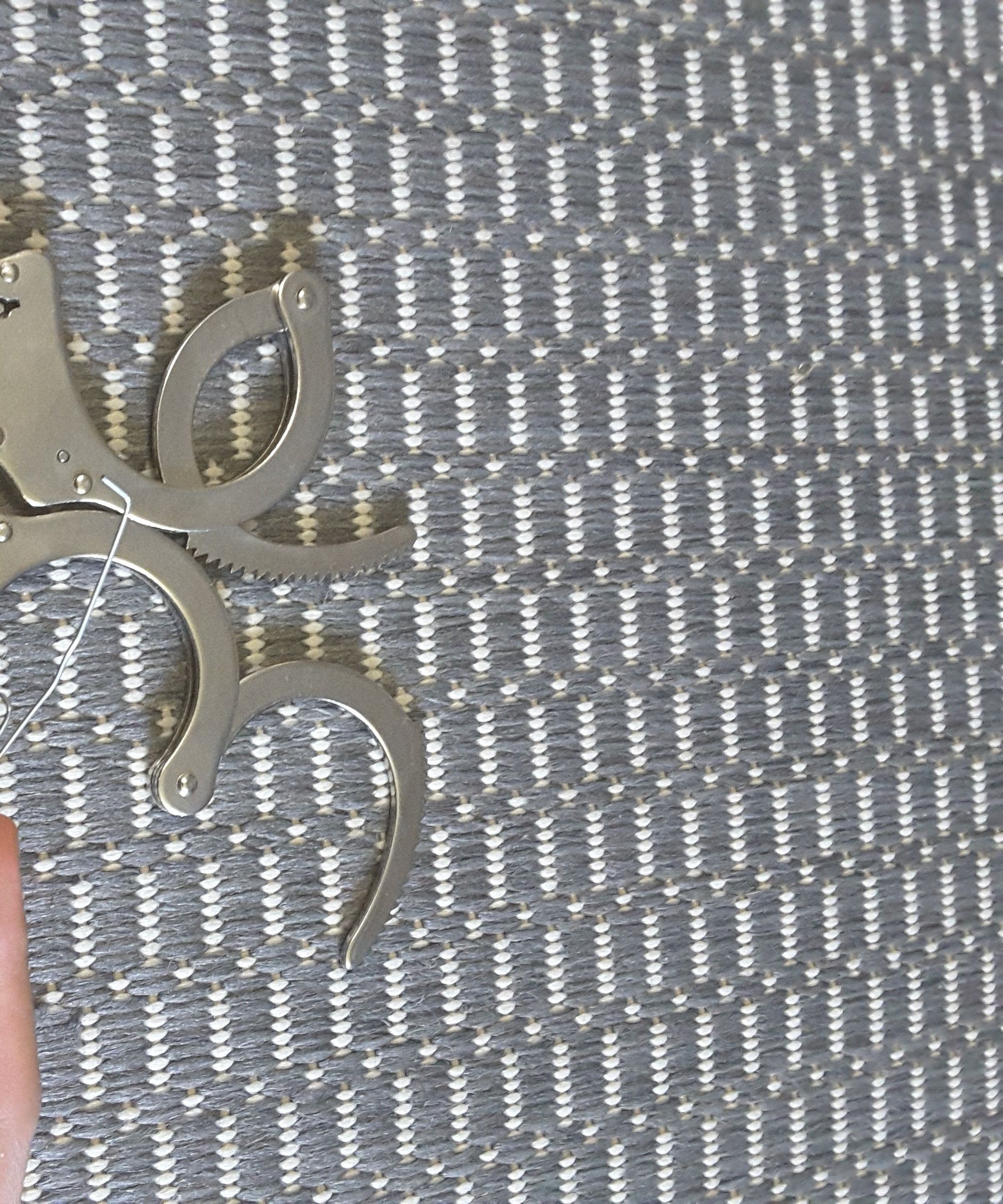 How to Pick Police Issue Handcuffs With a Paperclip 7 Steps