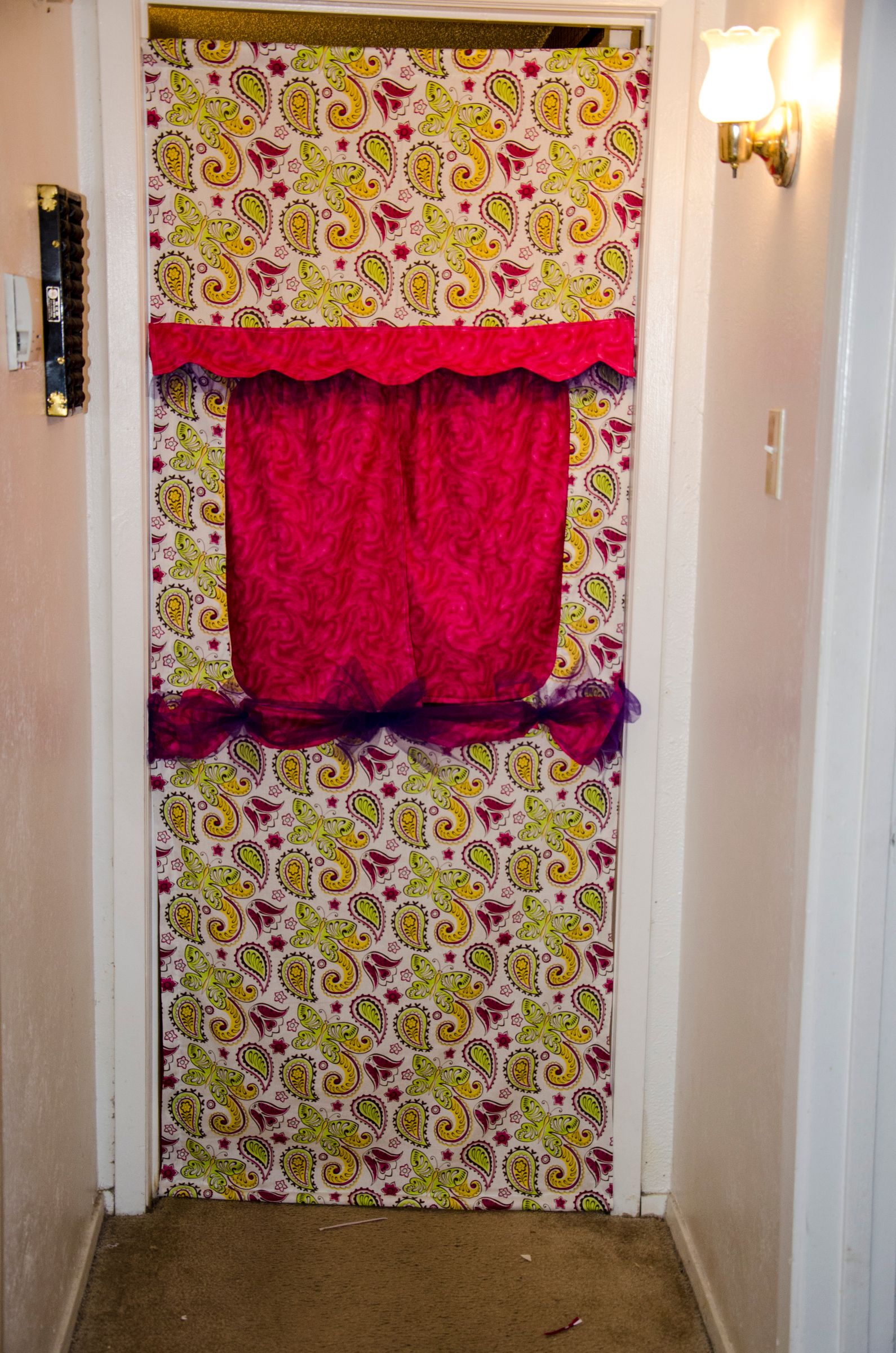 On With the Show in the Door Puppet Theator