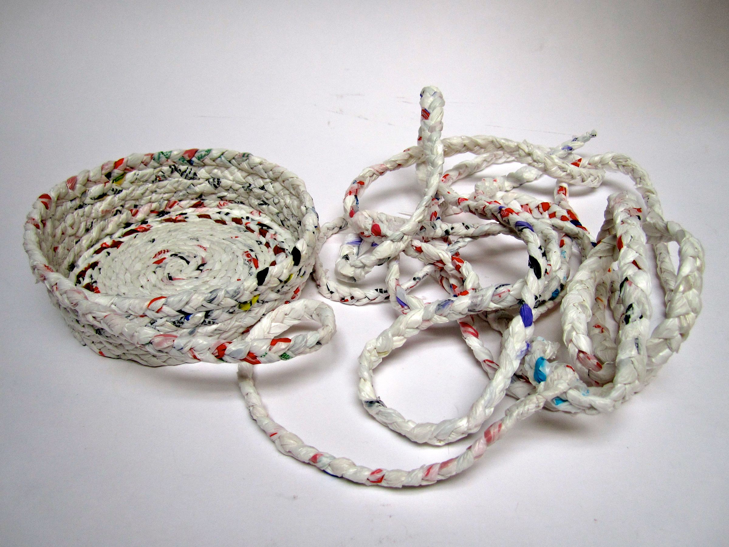 Make a Basket Out of Plastic Bags 11 Steps (with Pictures