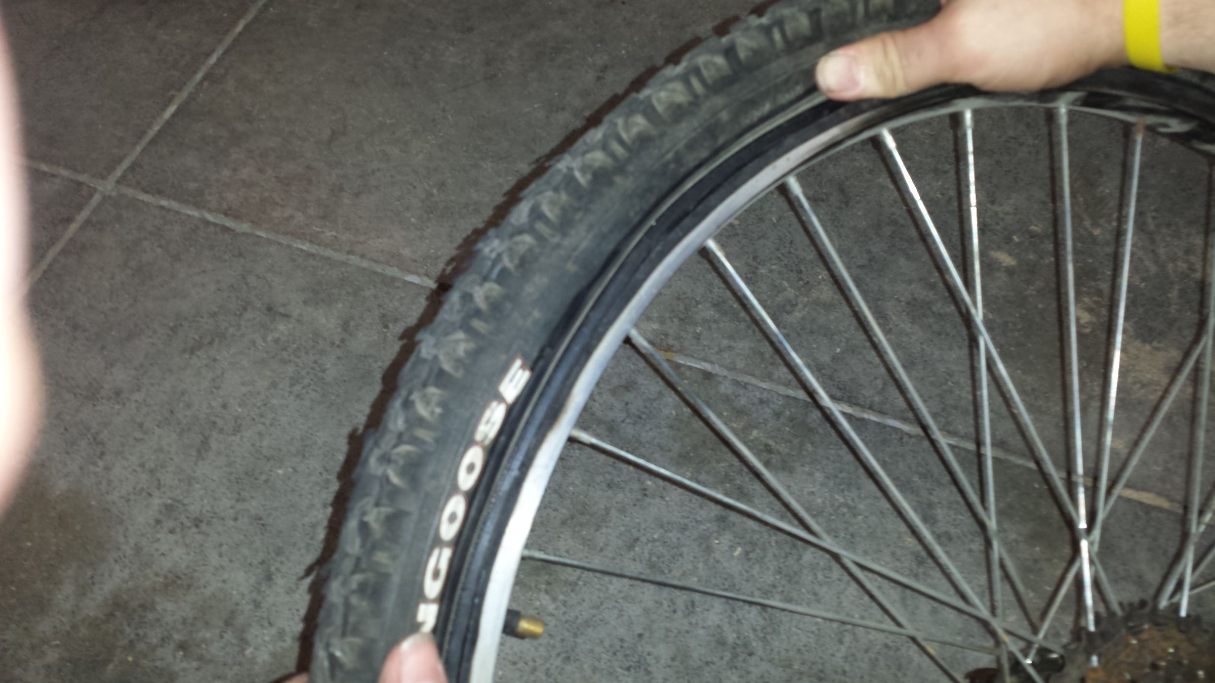 Change a Mountain Bike Tube Without Tools 6 Steps (with Pictures
