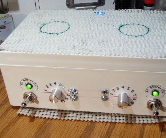 Dual platform magnetic Stirrer