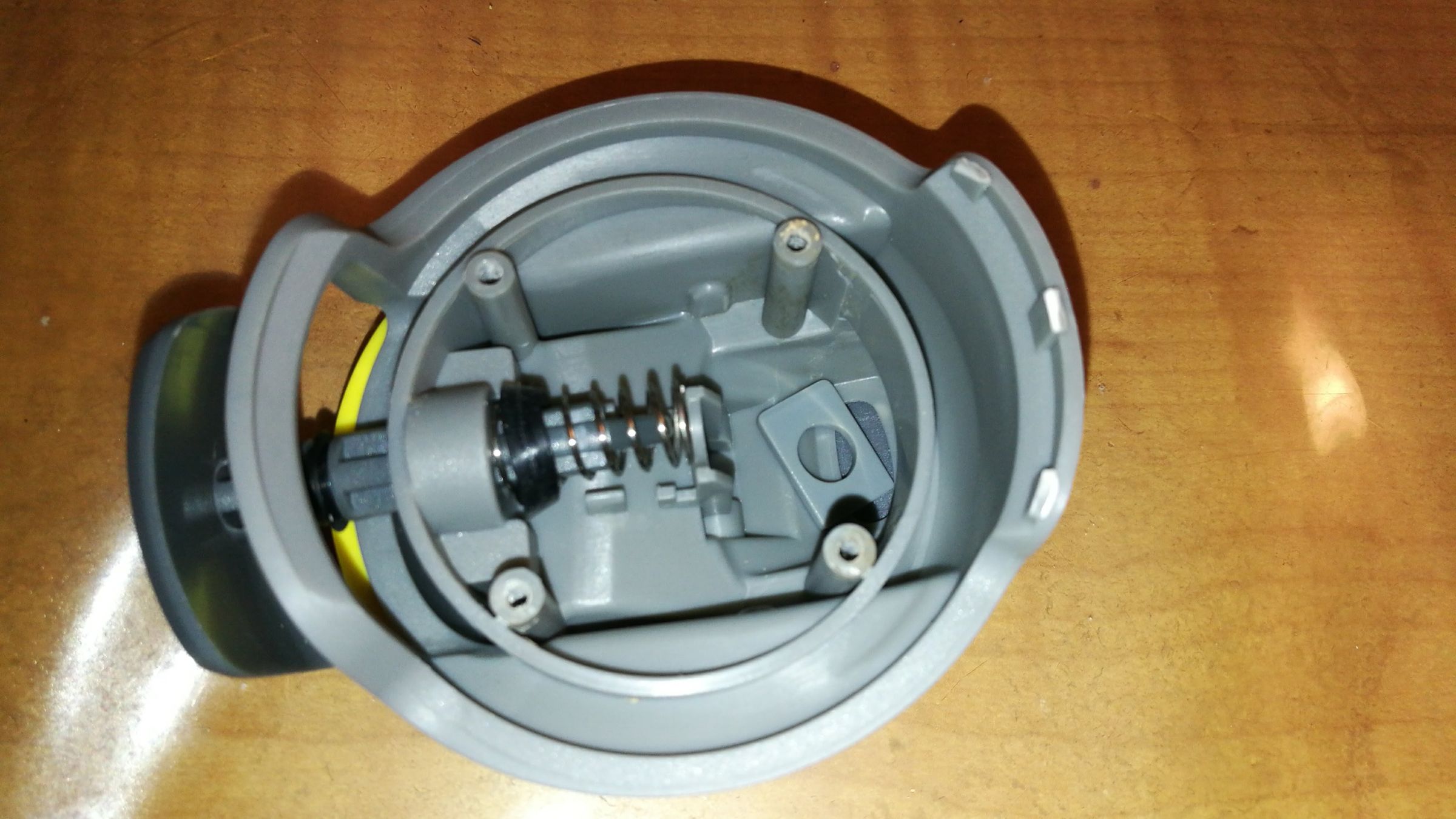 Take Apart Contigo Fit or Chill Autoseal Lid : 6 Steps - Instructables