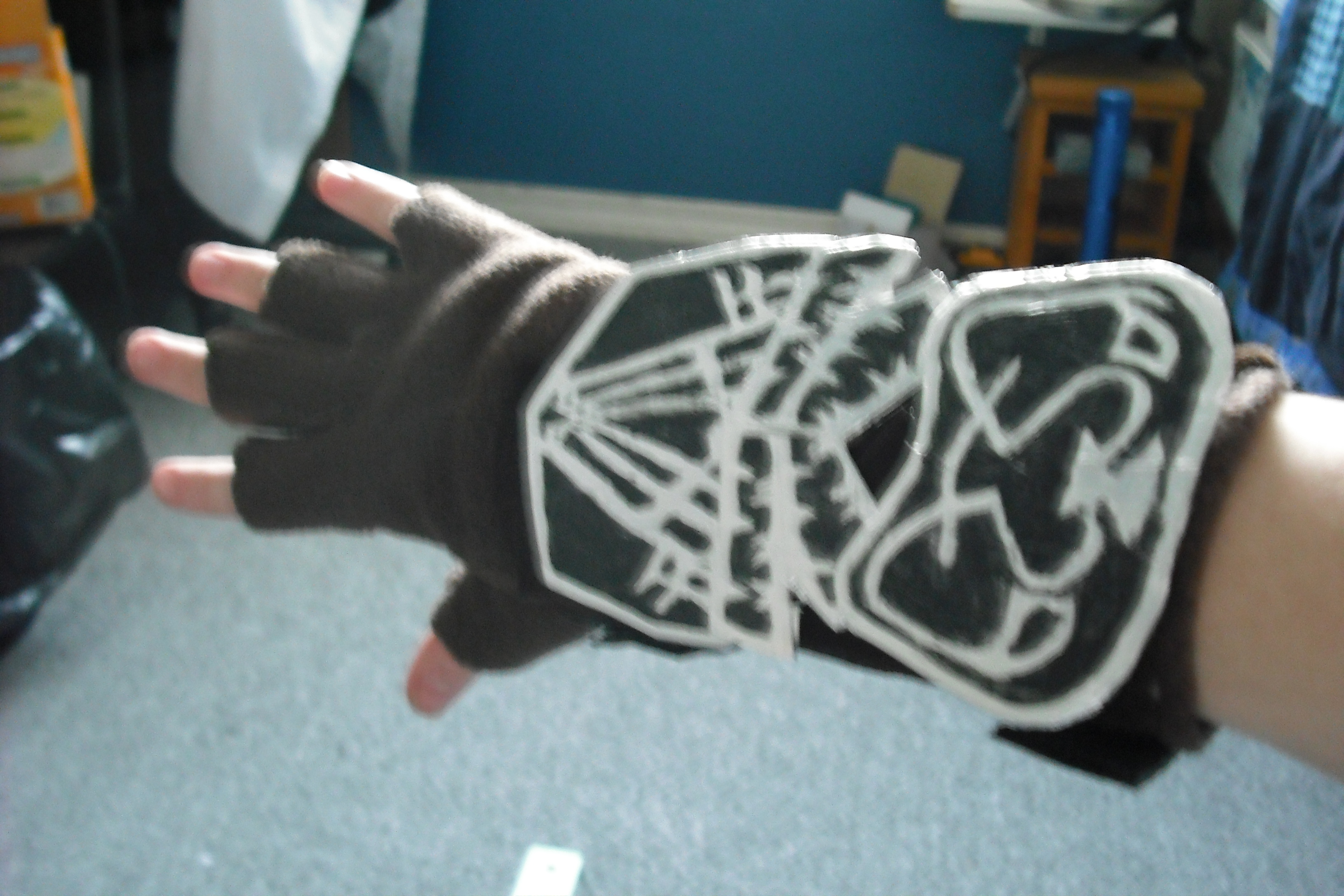 Assassins Creed Bracer (Complete With [Beta] Hidden Blade and Armor Plates)