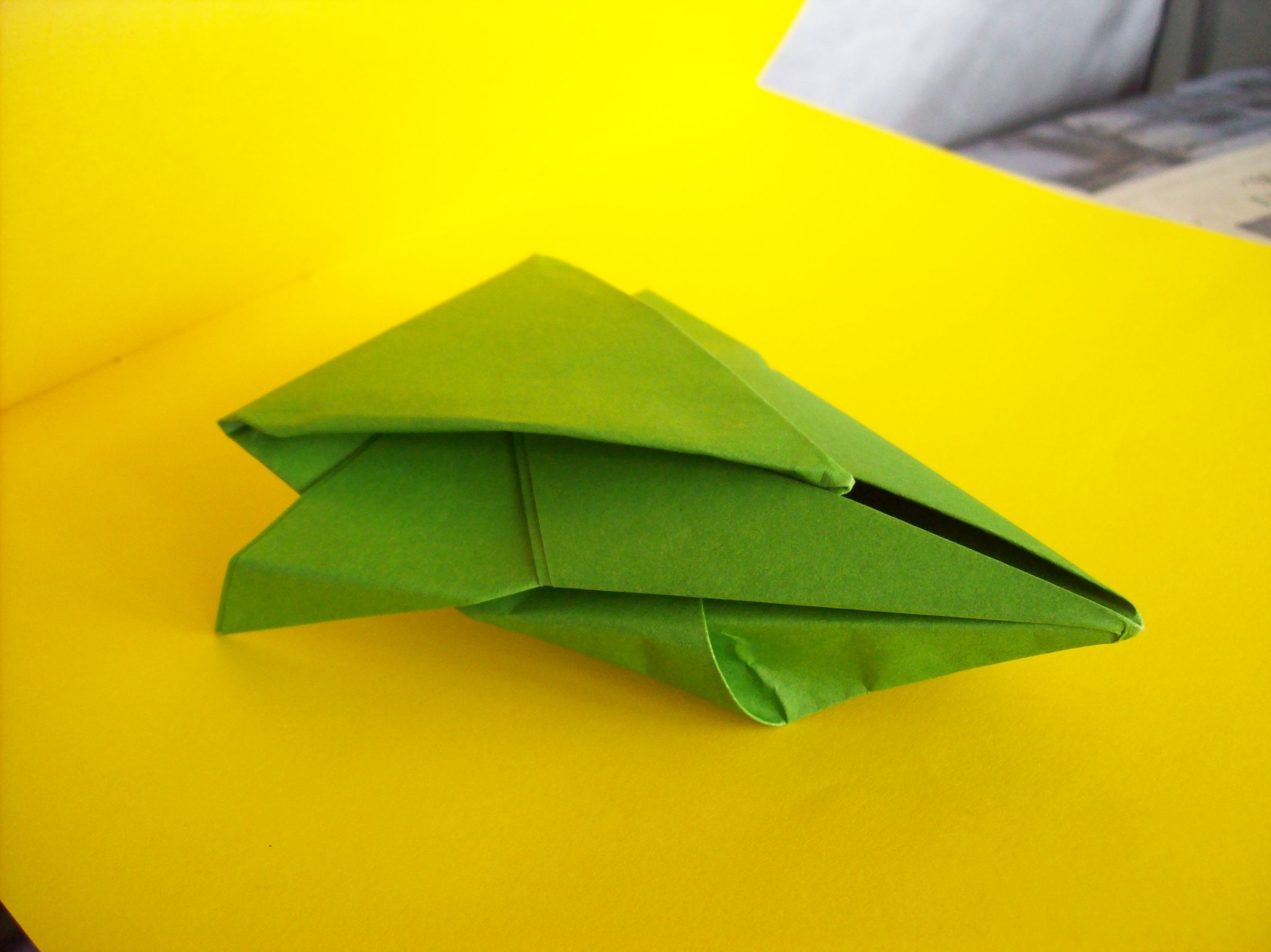 GREEN ARROW PAPERSHIP.