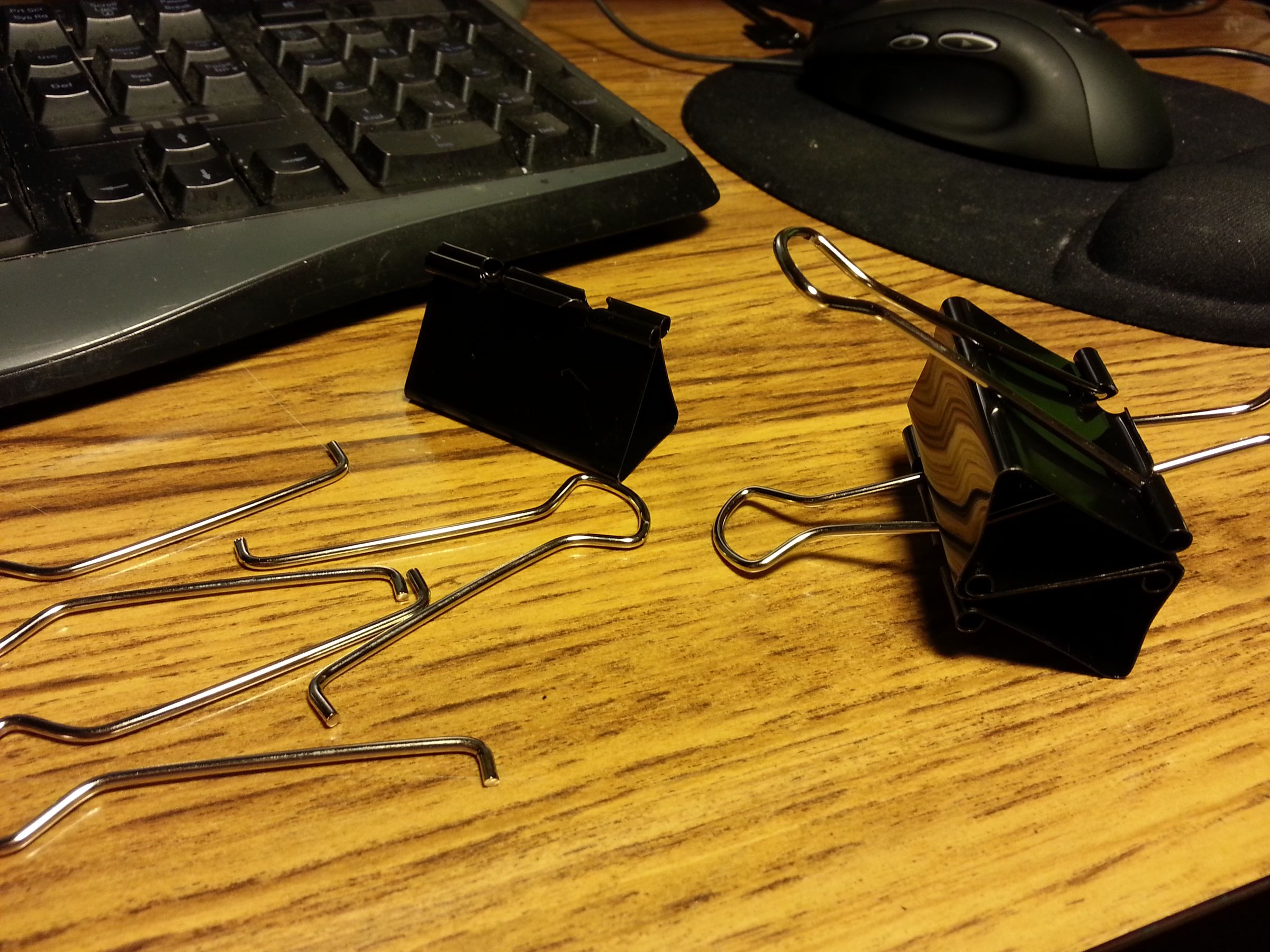 Binder Clip Phone Stand (w/Charger) 7 Steps Instructables
