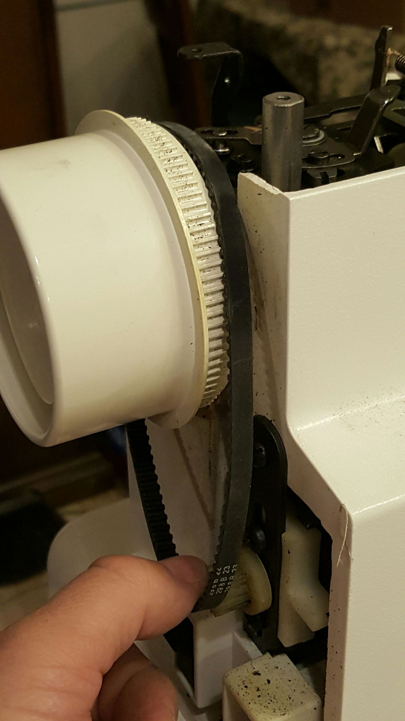 Repair a Broken Singer 57825C Handwheel Clutch Plate. 13 Steps (with Pictures) Instructables