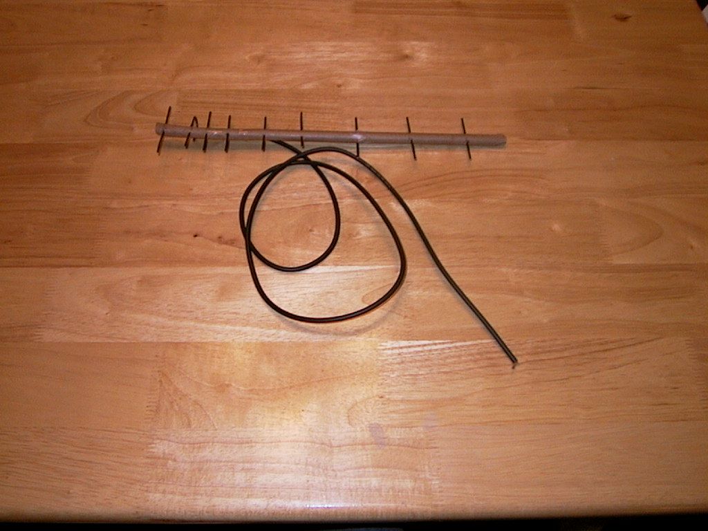 Ultra-cheap Cell Phone Antenna