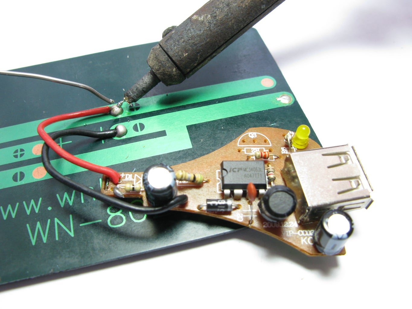 DIY Solar Phone Charger ($5 Battery Free Circuit Diagram
