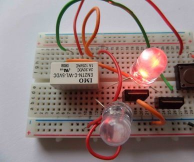 Simple Flip-Flop Switch with Momentary Switch