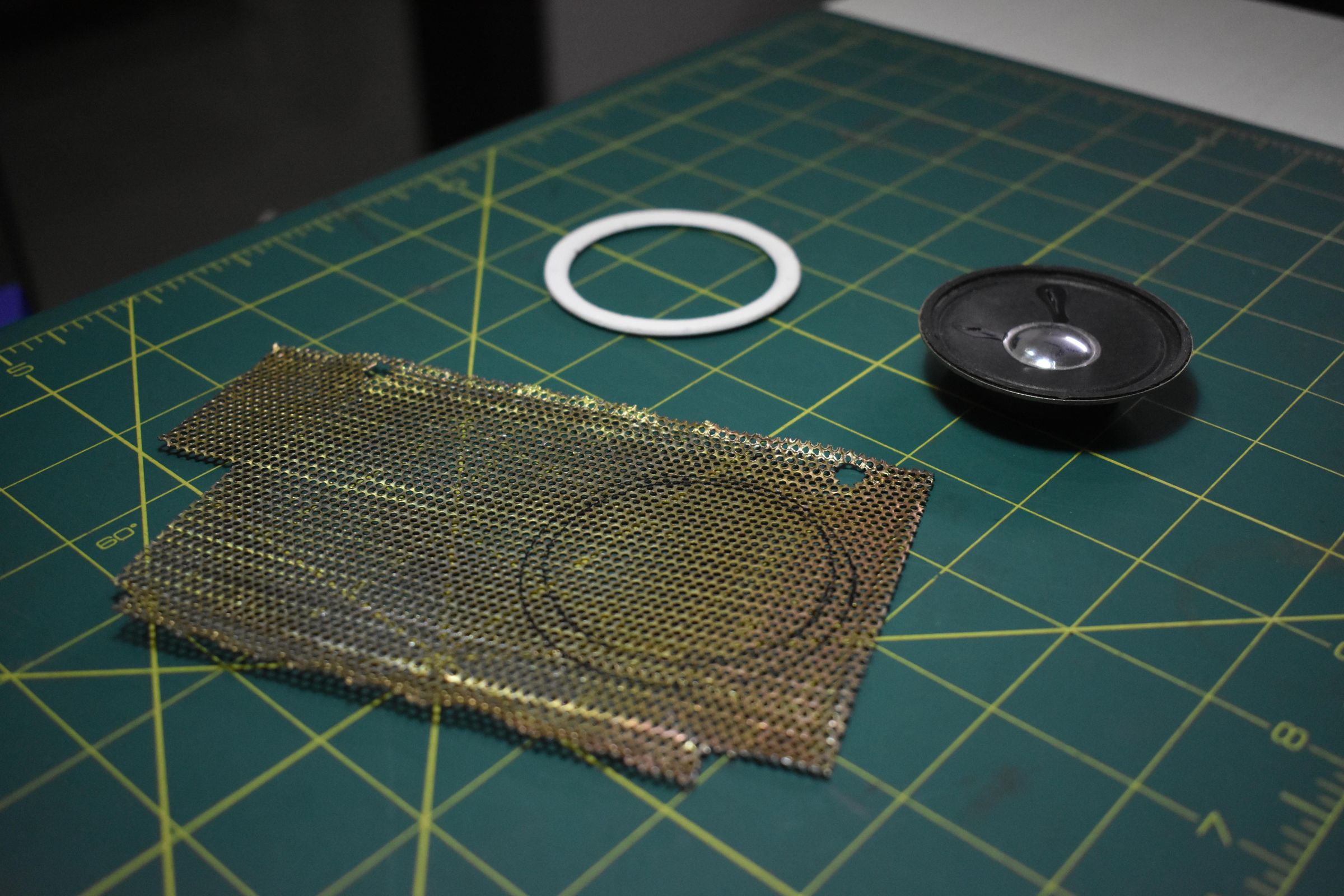 CYBER RETRO SPEAKERS 8 Steps (with Pictures) Instructables