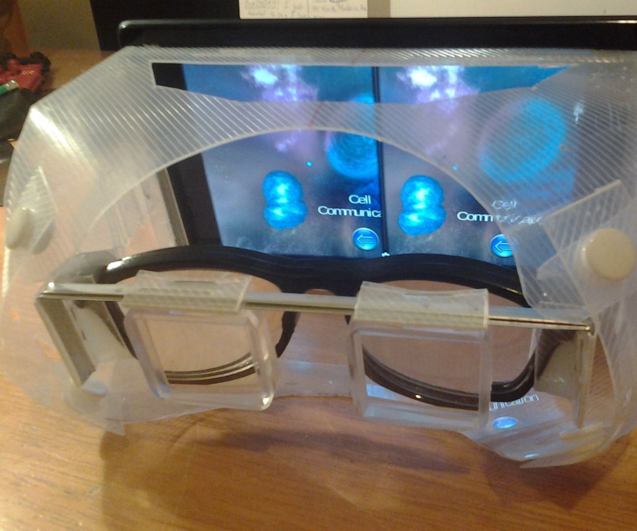 A VR Viewer for Tablets With Excellent Optics