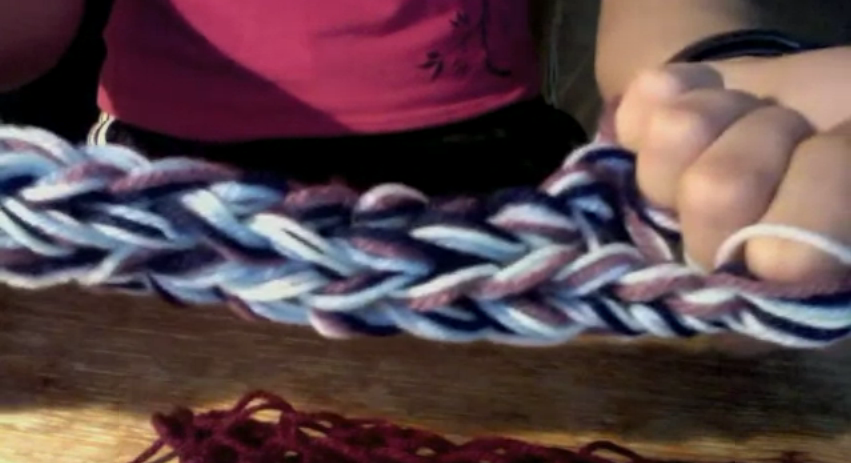How to finger knit (easy + no tools needed!)