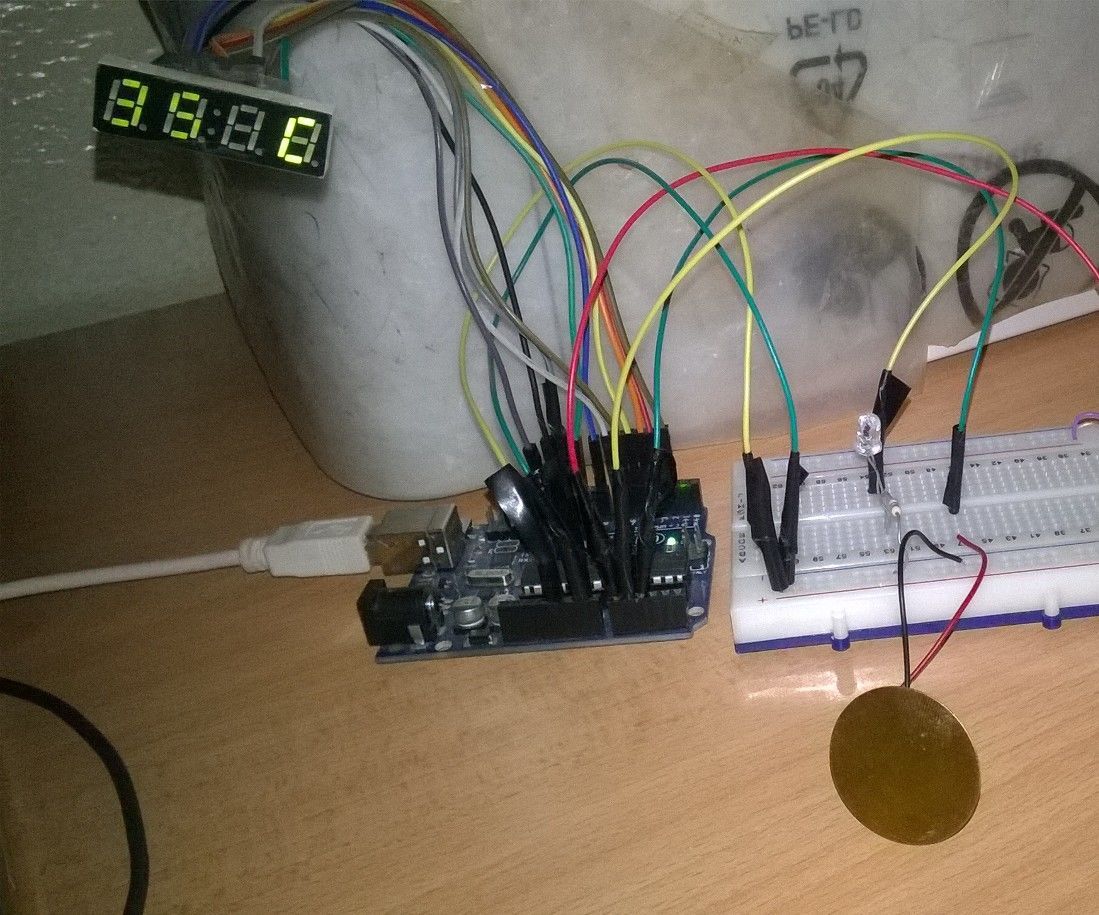 Heat Alarm Based on Lm35z Tremperature Sensor and Arduino 
