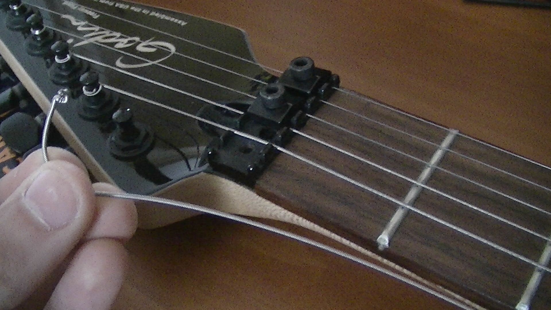 Change Floyd Rose Guitar's String 10 Steps Instructables