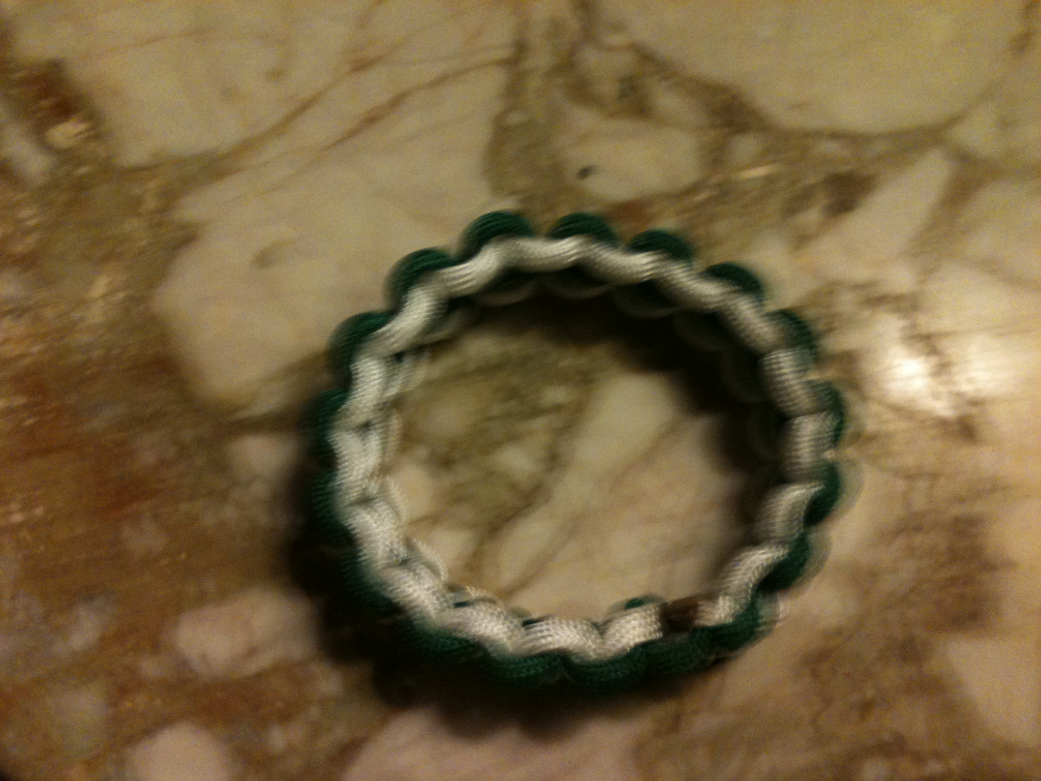 Paracord Bracelet Without Clip or Knot!