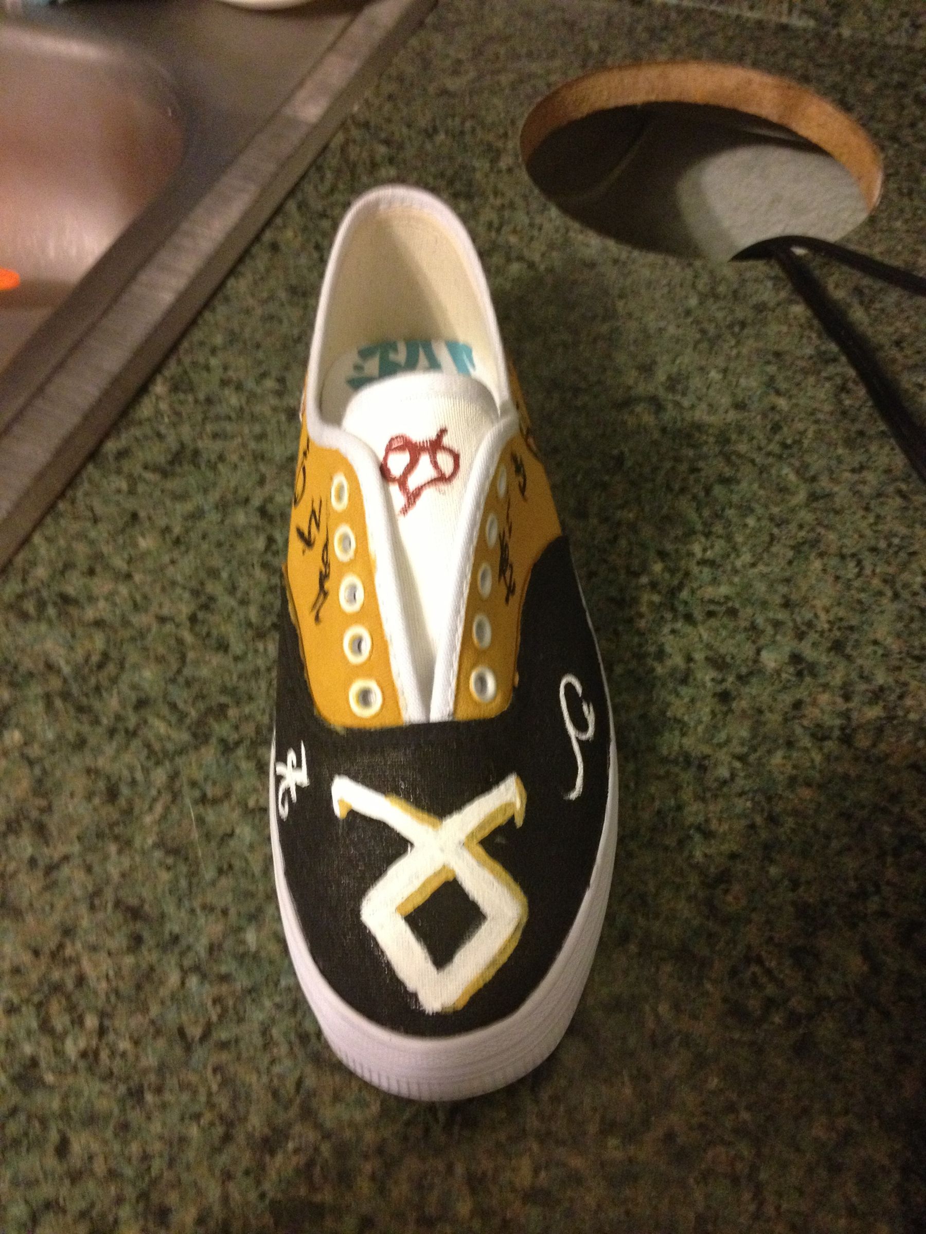 How To- Shadowhunter Painted Shoes