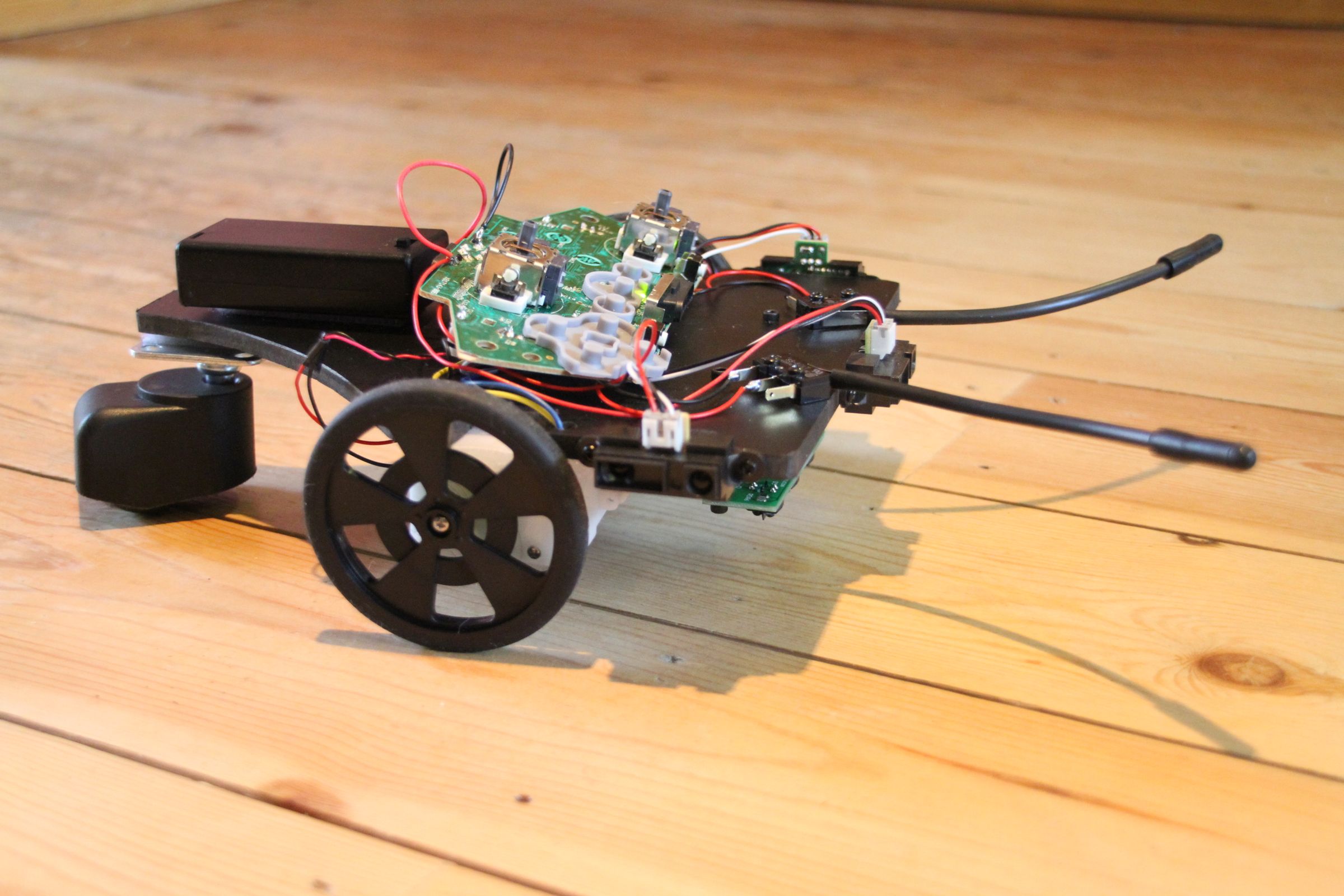 How to Hack a wireless Xbox controller to make an autonomous robot!