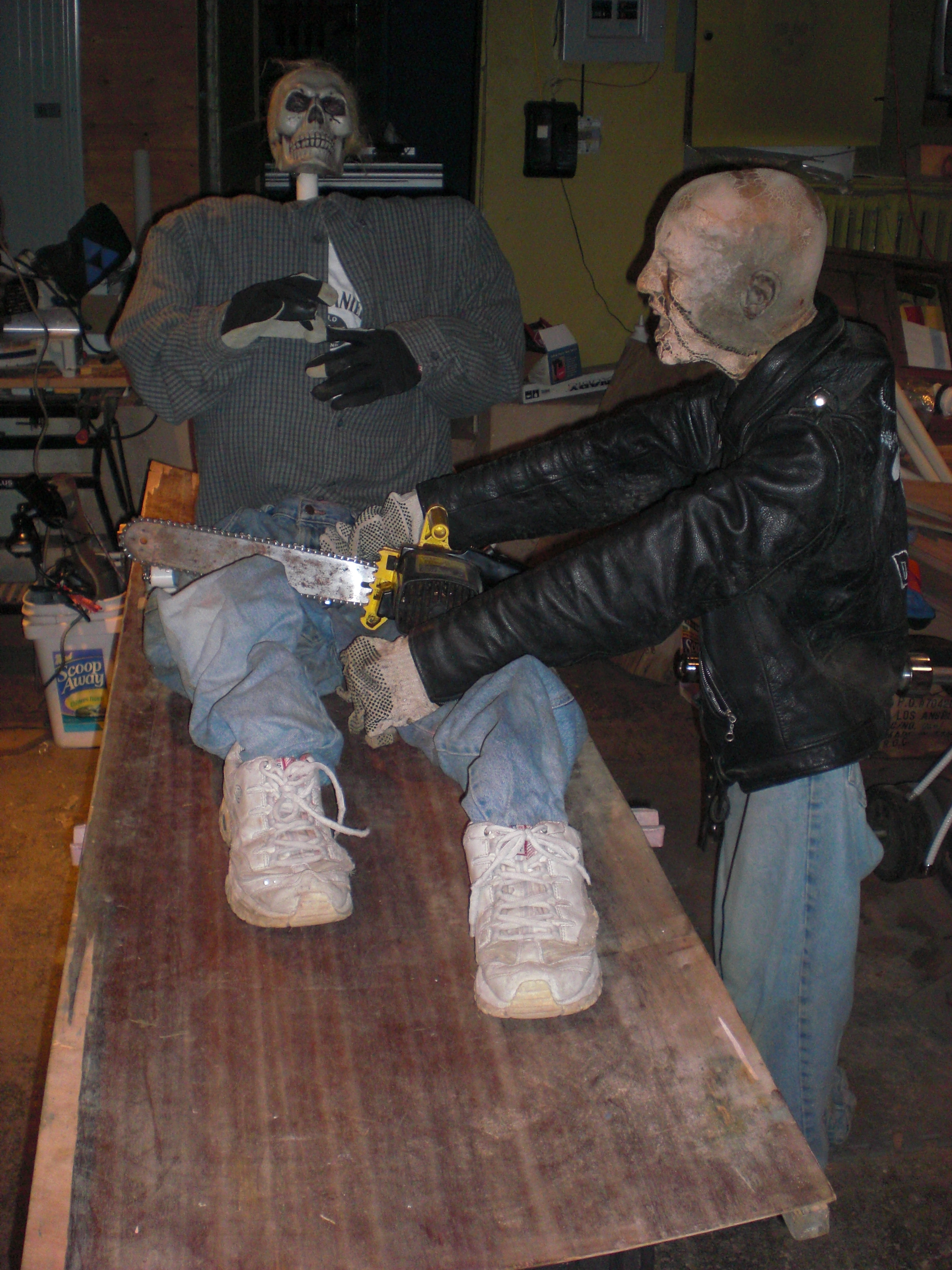 Animated Skeleton Chainsaw Massacre Halloween Prop