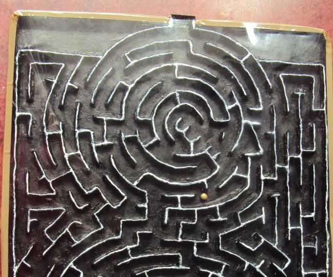 PUZZLING MAZE