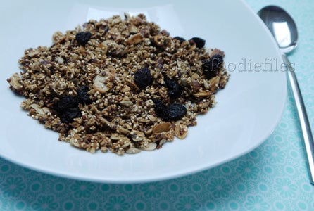 Nutty Quinoa Oat Granola! Vegan & Gluten-free!