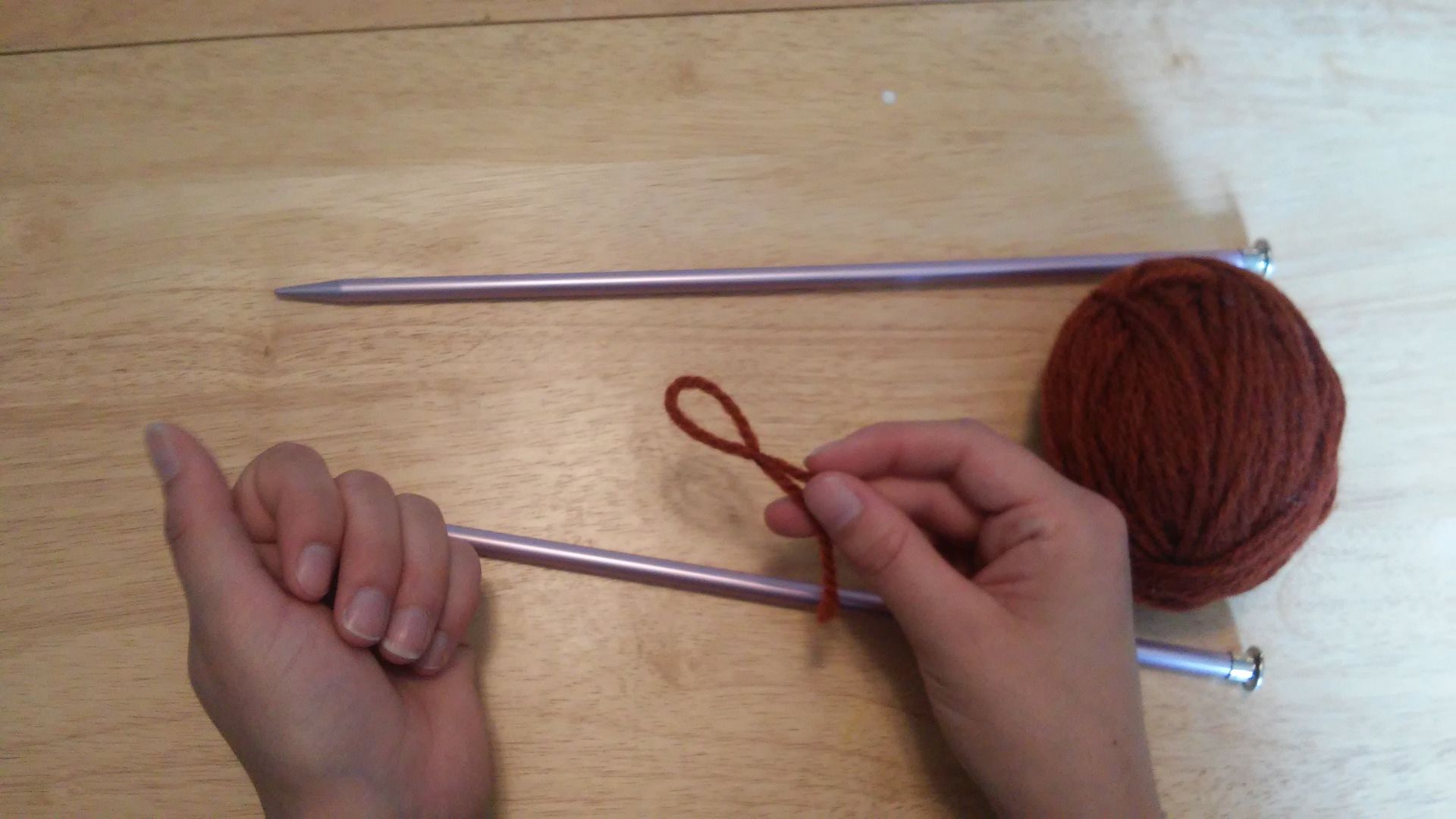 Lefty Knitting 101 Casting on a Stitch 5 Steps Instructables