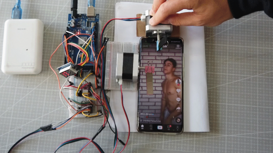 How to Make Tiktok Scroll Automatically Physically and Follow Everyone Using Arduino and Step Motor