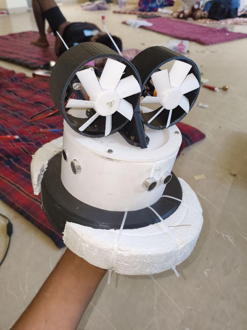 Surface Water Maze Solver Robot V0.5