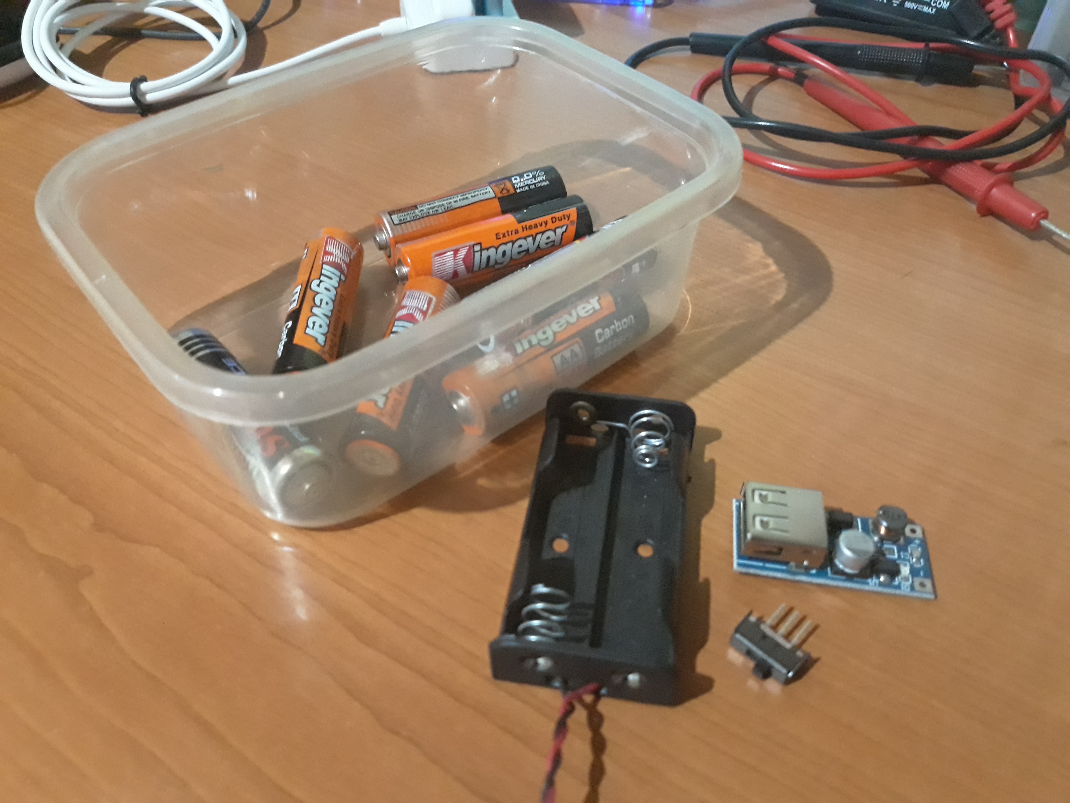 Make a Portable Charger With Old Batteries! 6 Steps (with Pictures