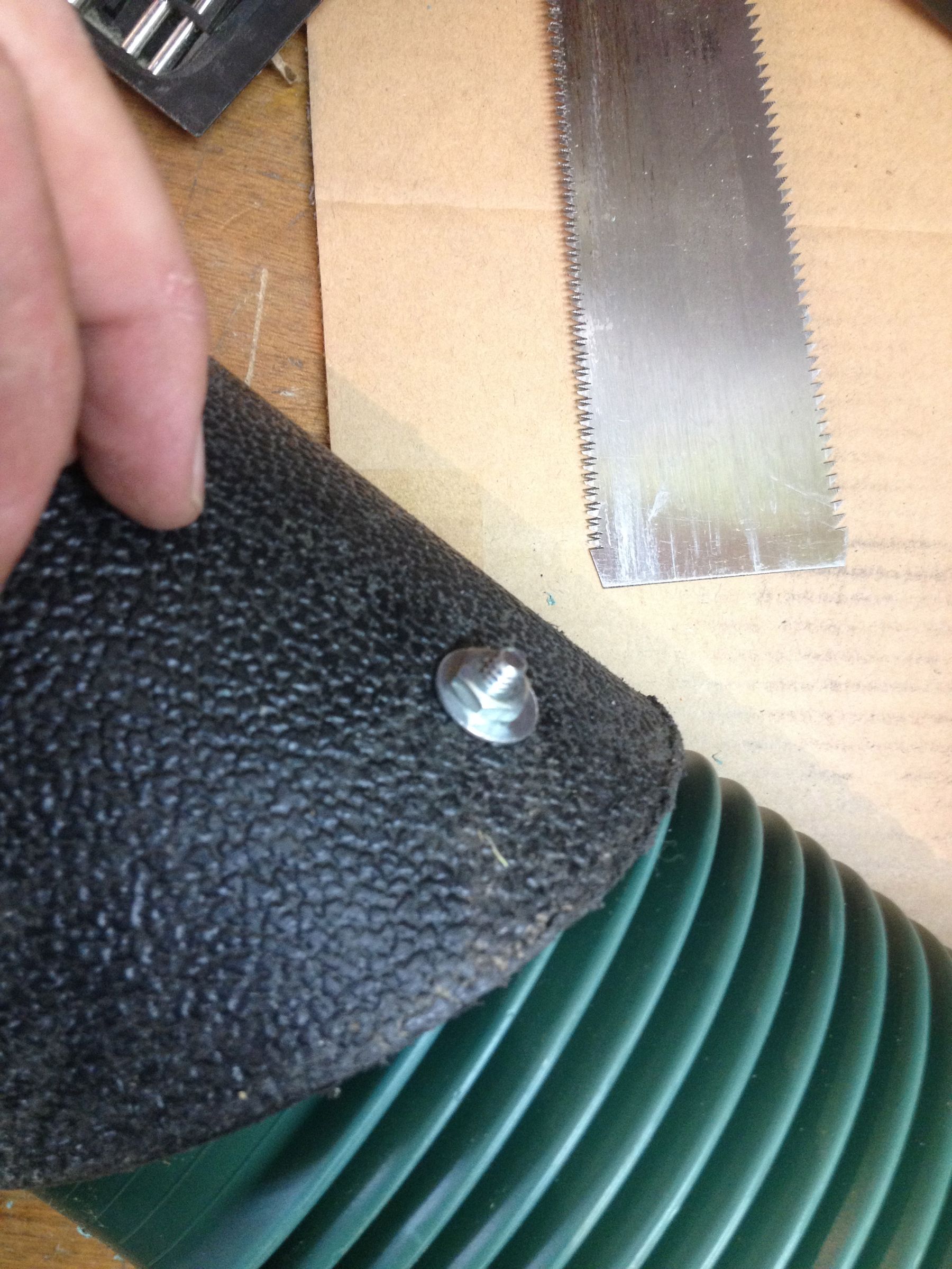 Leaf Vacuum Extension Using a Leaf Blower 4 Steps (with Pictures