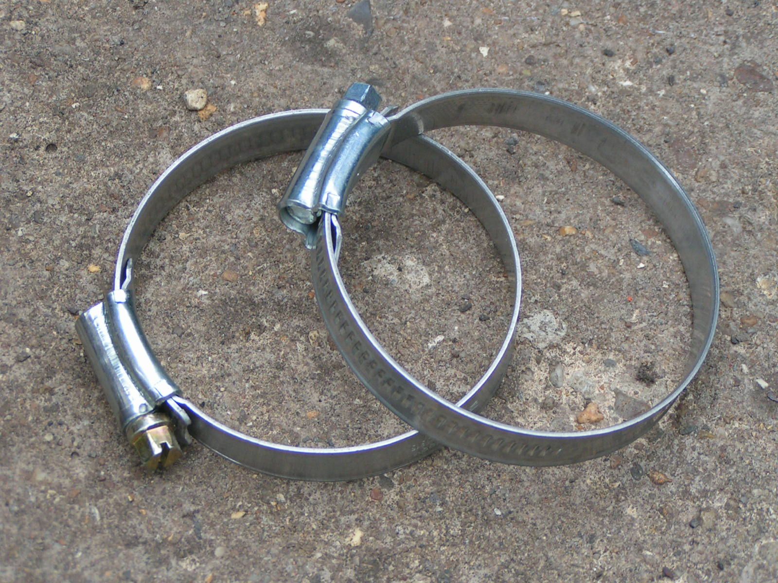 How to Fix Your Car Exhaust, Without Welding or Power Tools. 5 Steps