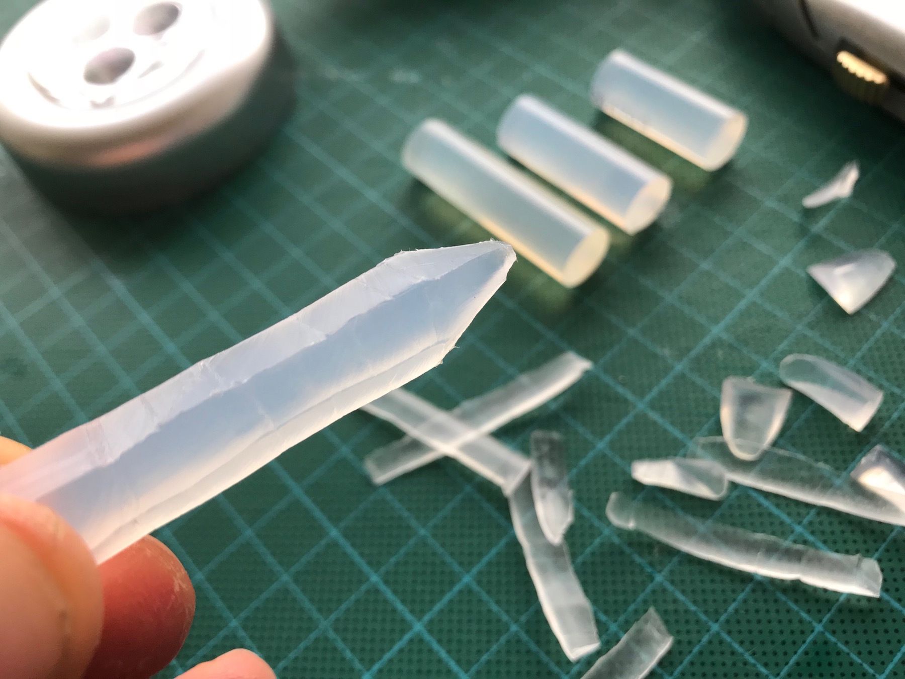 Simple HOT GLUE Crystal Sculpture With Light! ) 5 Steps (with