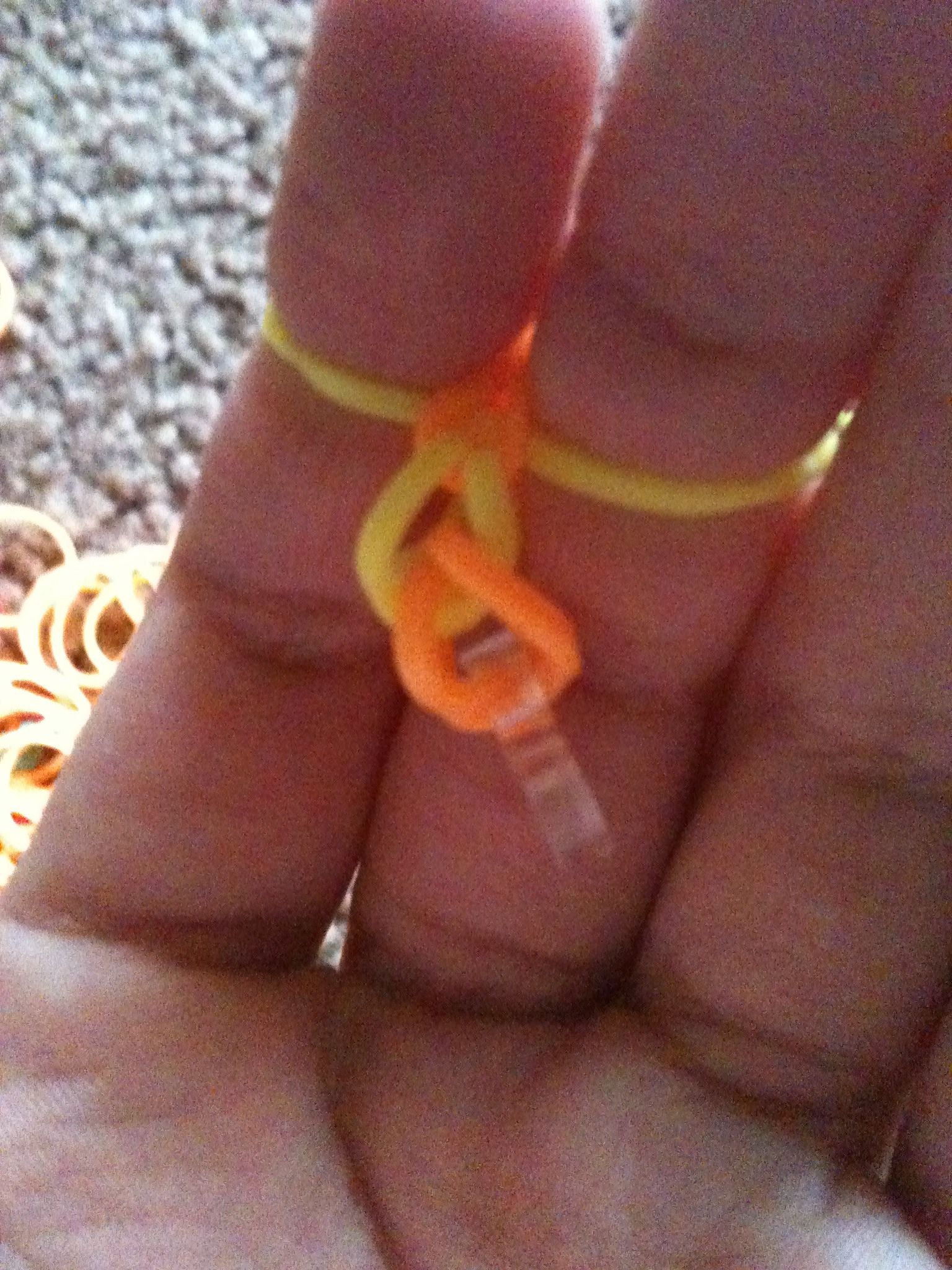 Easiest Way to Make a Simple Single Row Loom Bracelet :)