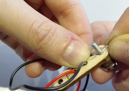 Building "9V Battery" and "Buzzer"