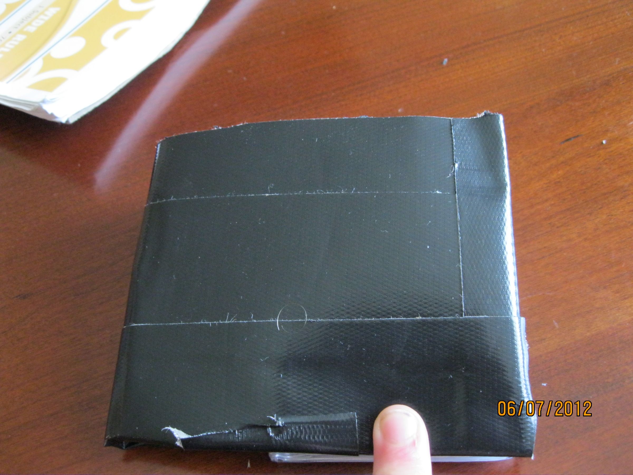 How to Make a Duct Tape Wallet With LOTS of Space
