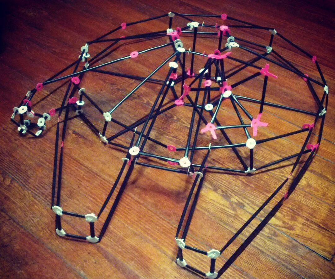 Halcon Milenario con Strawbees