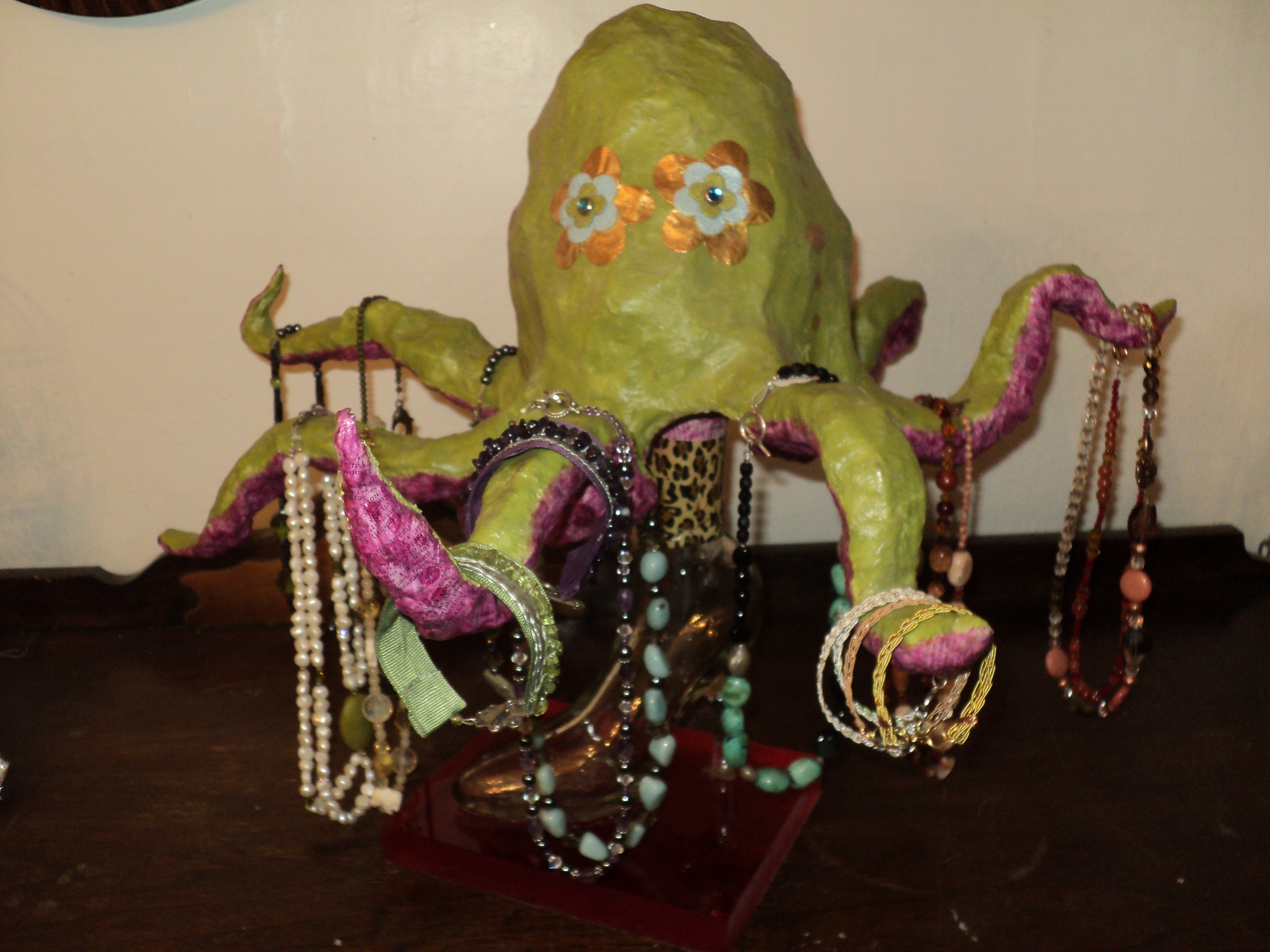 A Guide to Making a Display Octopus for Your Jewelry.