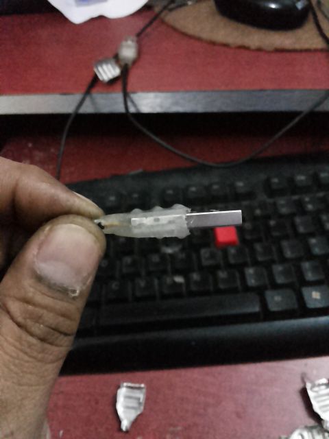 Moulding USB Connector Using Hot Glue Gun or Sugru
